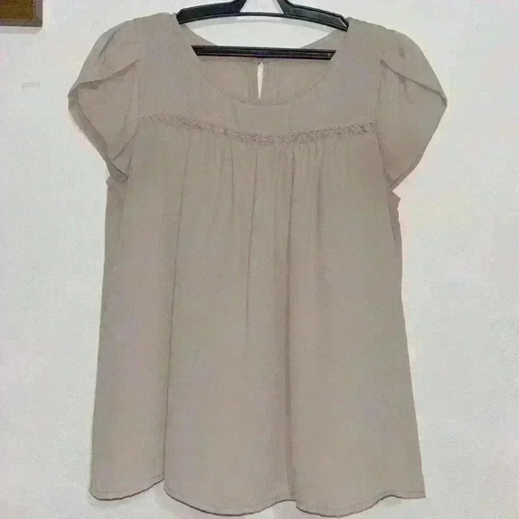 Short Sleeves Blouse - Picture 1 of 3